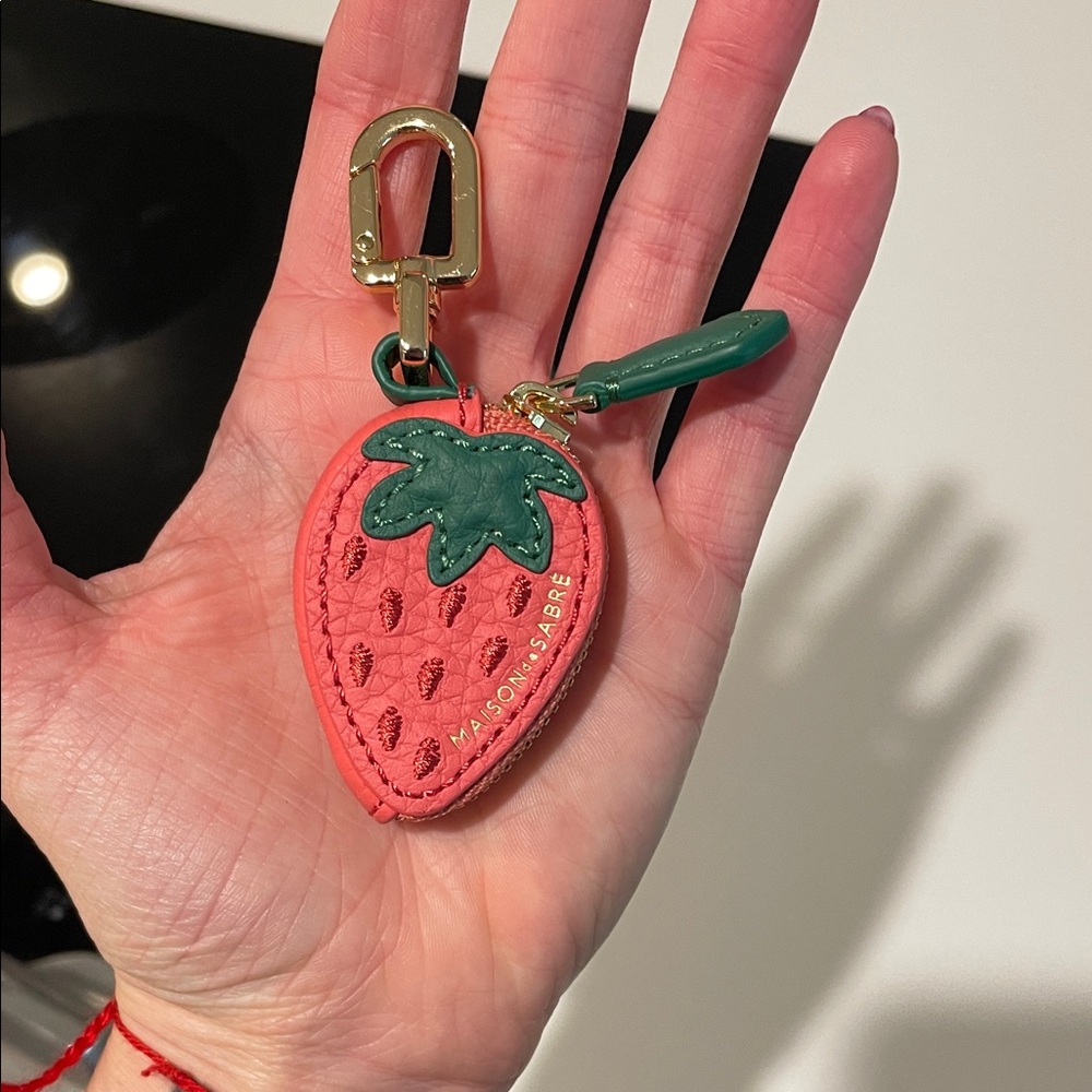 MAISONde SABRE Pink and Green Strawberry Key Holder